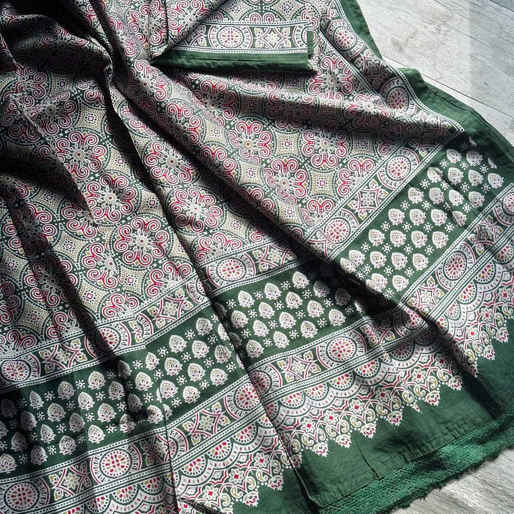 
                      
                        Ajrak Printed Flower Design-4
                      
                    