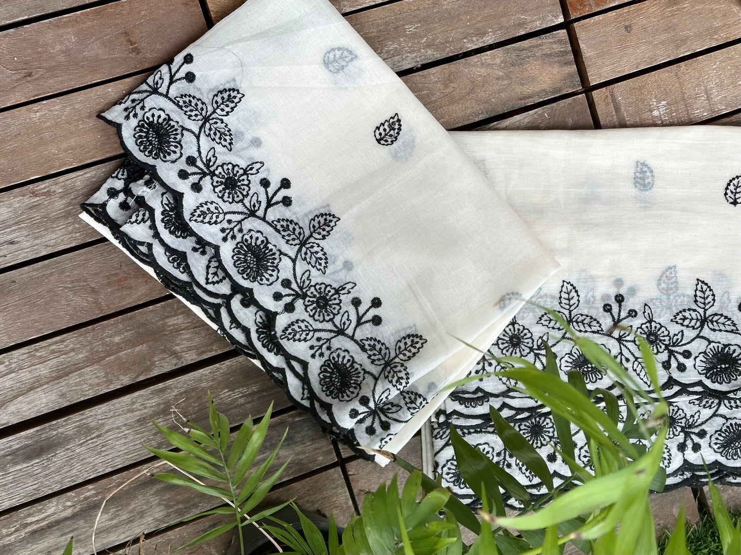 Enchanted Offwhite/Black beauty Dupatta