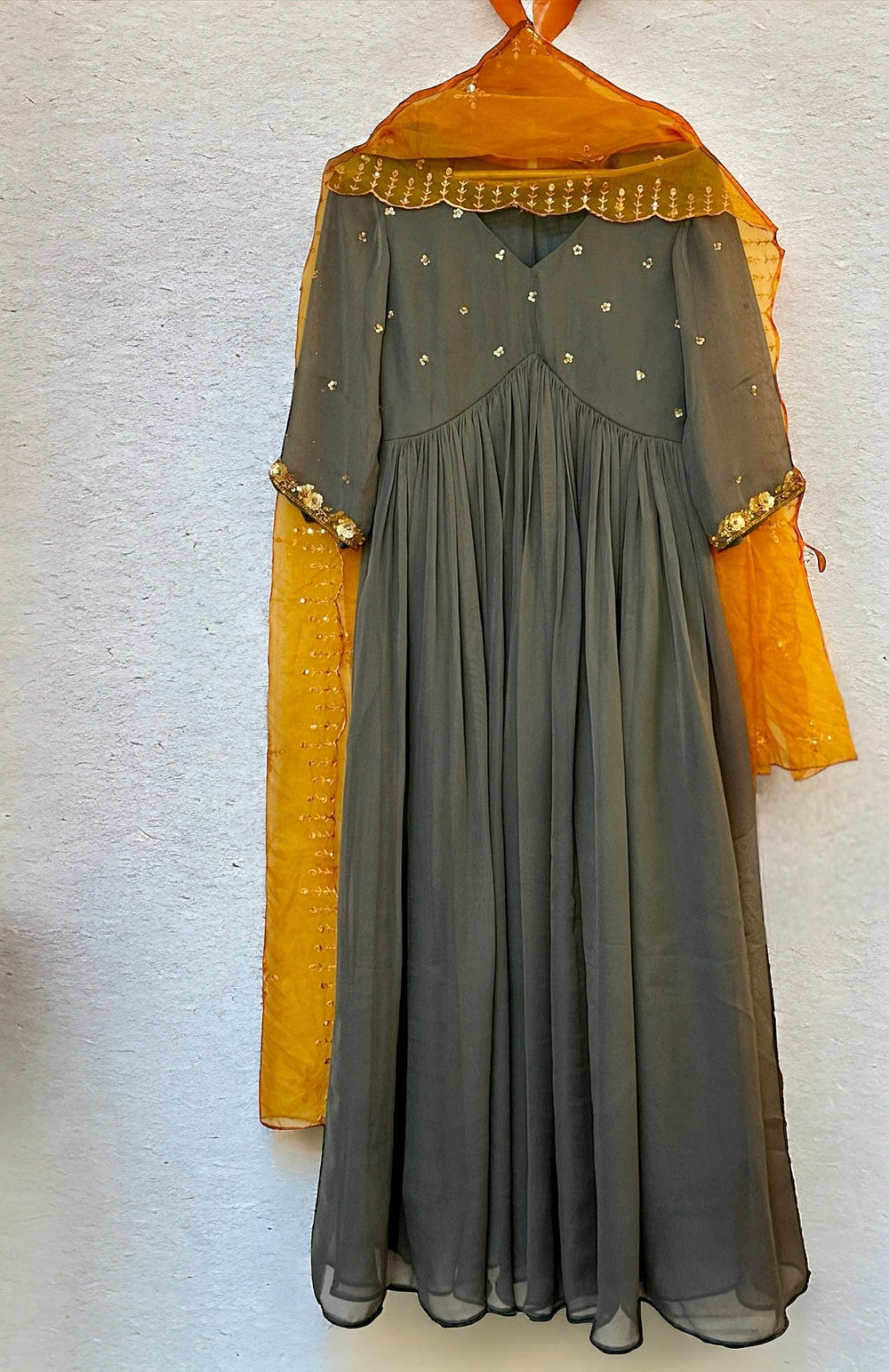 Grey Embellished Beads Kurta with Dupatta - The Story Kameez